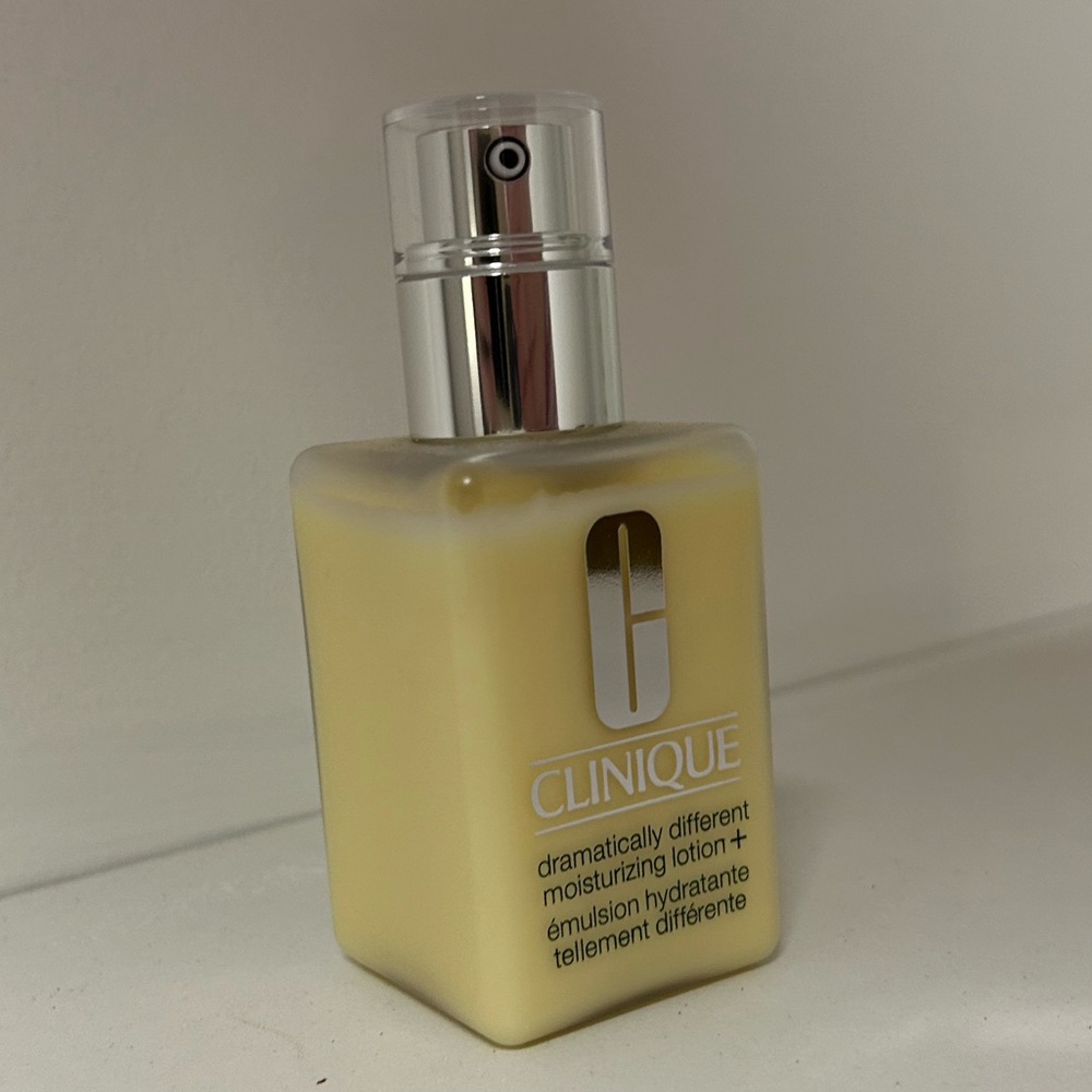 Clinique Dramatically Different Moisturizing Lotion+ with Pump